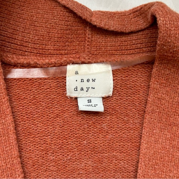 Cardigan - Picture 4 of 5